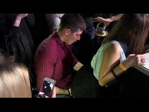 ❤️ Ngono ya kweli katika kilabu cha usiku cha Urusi. Msichana wa miaka 18 wa Kirusi kwenye njia ya haja kubwa na uke alijifunga kwenye klabu ya usiku ☑  ❌️